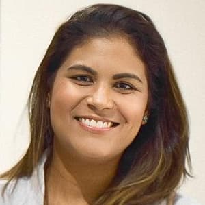 Dra. Aline Arcoverde, cirurgiã-dentista da Clínica Arcoverde